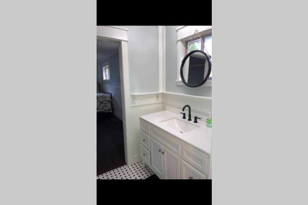 ביופורט Tucked Away Newly Renovated 2 Bedroom/ 1 Bath Sleeps 8 מראה חיצוני תמונה